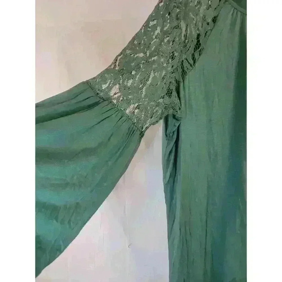 Suzanne Betro Top Womens Plus 2X Green Lace Blouse Bell Sleeve Keyhole Boho New - Picture 4 of 14